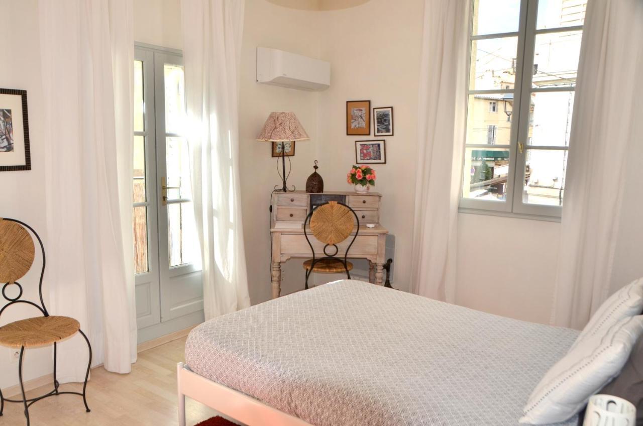 Bel Appartement Villeneuve Les Avignon Exterior photo